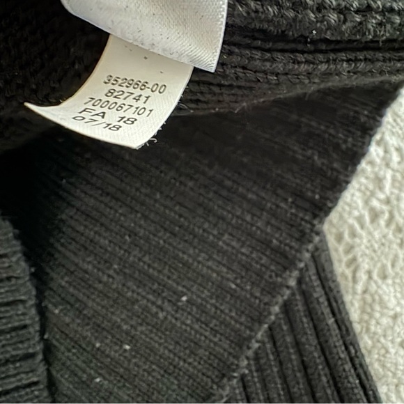 Athleta XL Black Cortina Merino Wool Sweater Merino wool blend. - Picture 6 of 6